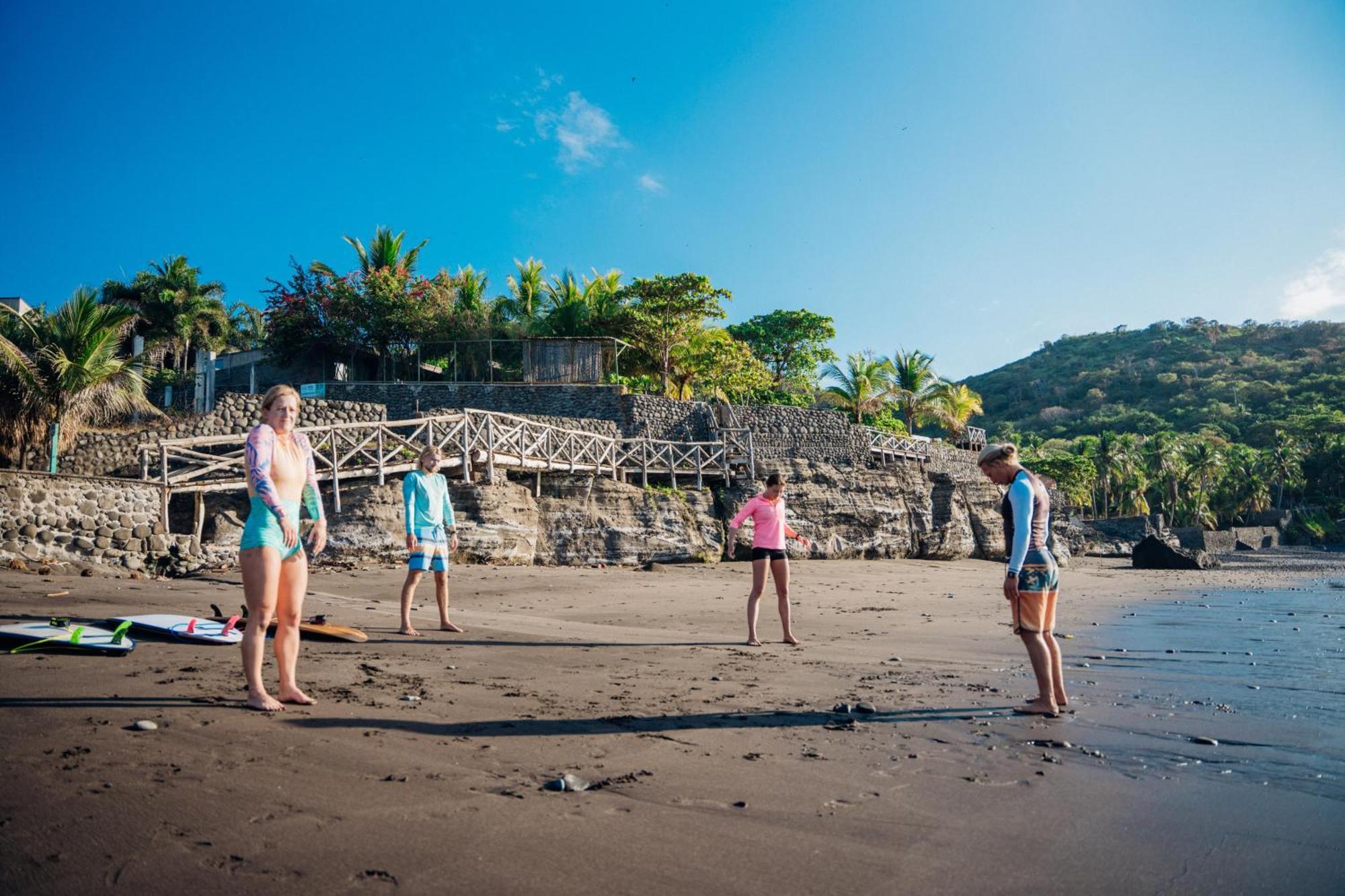 Puro Surf Hotel El Zonte Ngoại thất bức ảnh
